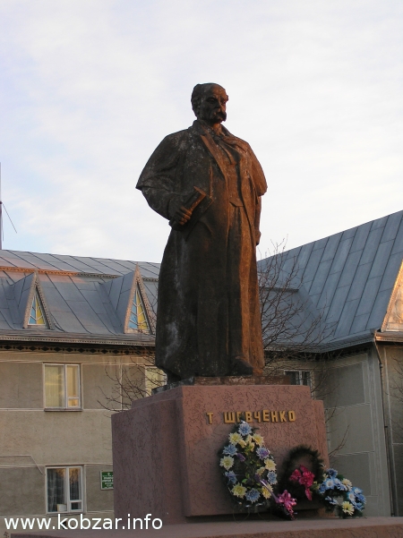 Пам'ятник Т.Г.Шевченку у с.Княже Снятинського району Івано-Франківської області.